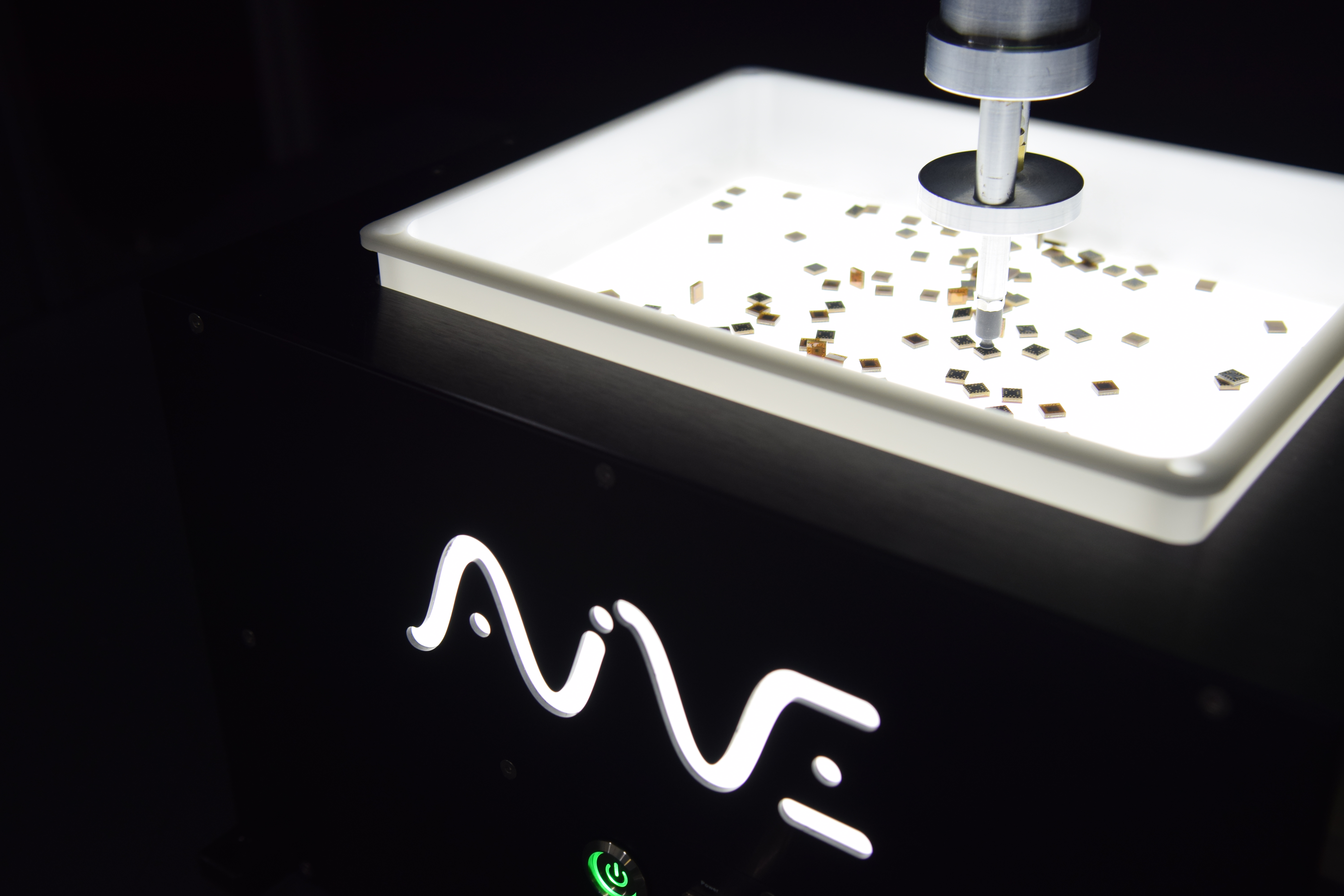 정밀 픽업(클로즈업) — 비전 기반 정합